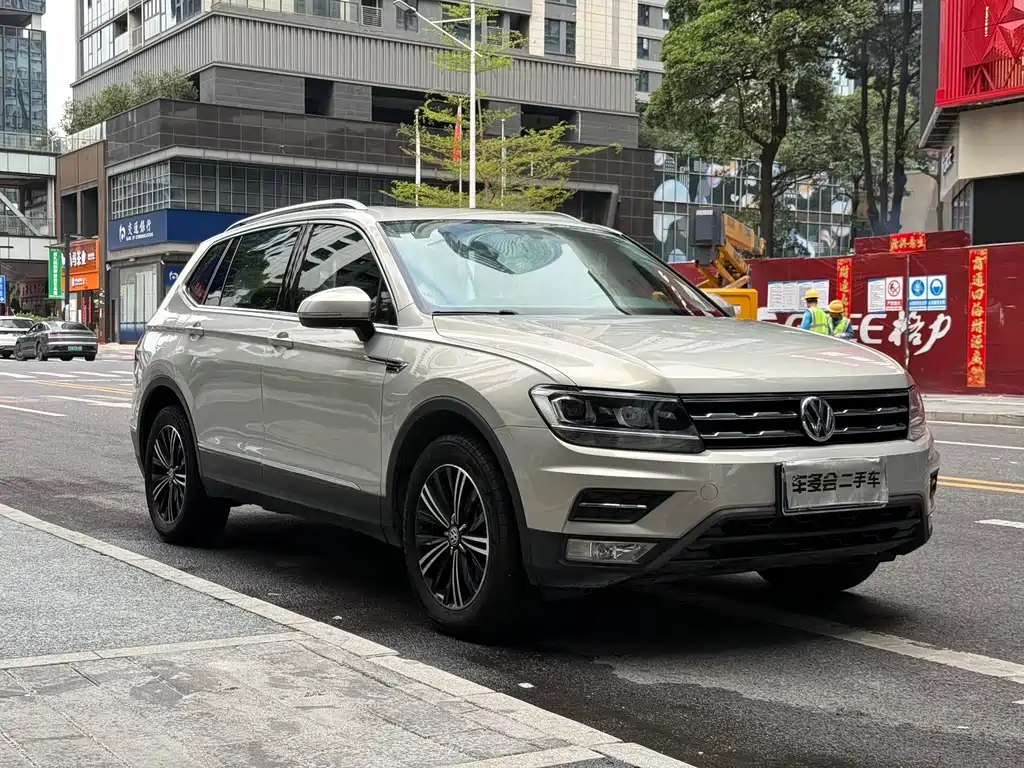 Volkswagen Volkswagen Tiguan L 2019 330TSI Automatic 2WD Panoramic Comfort Edition China VI 2019 - thumbnail 3