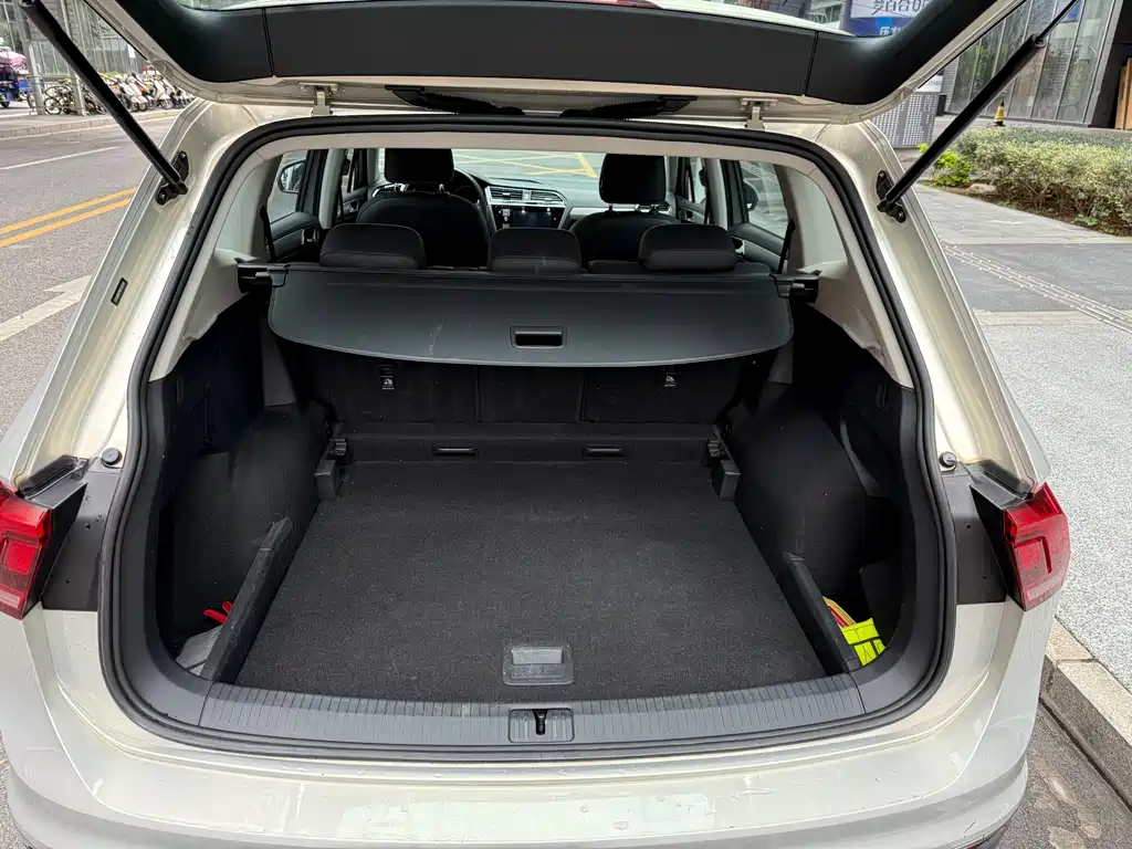 Volkswagen Volkswagen Tiguan L 2019 330TSI Automatic 2WD Panoramic Comfort Edition China VI 2019 - thumbnail 7