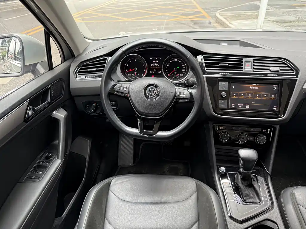 Volkswagen Volkswagen Tiguan L 2019 330TSI Automatic 2WD Panoramic Comfort Edition China VI 2019 - thumbnail 17