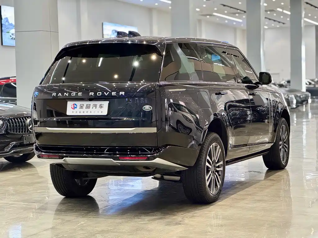 Land Rover Range Rover 2024 3.0 L6 400PS Vogue Long Wheelbase 7-seater 2024 - thumbnail 6
