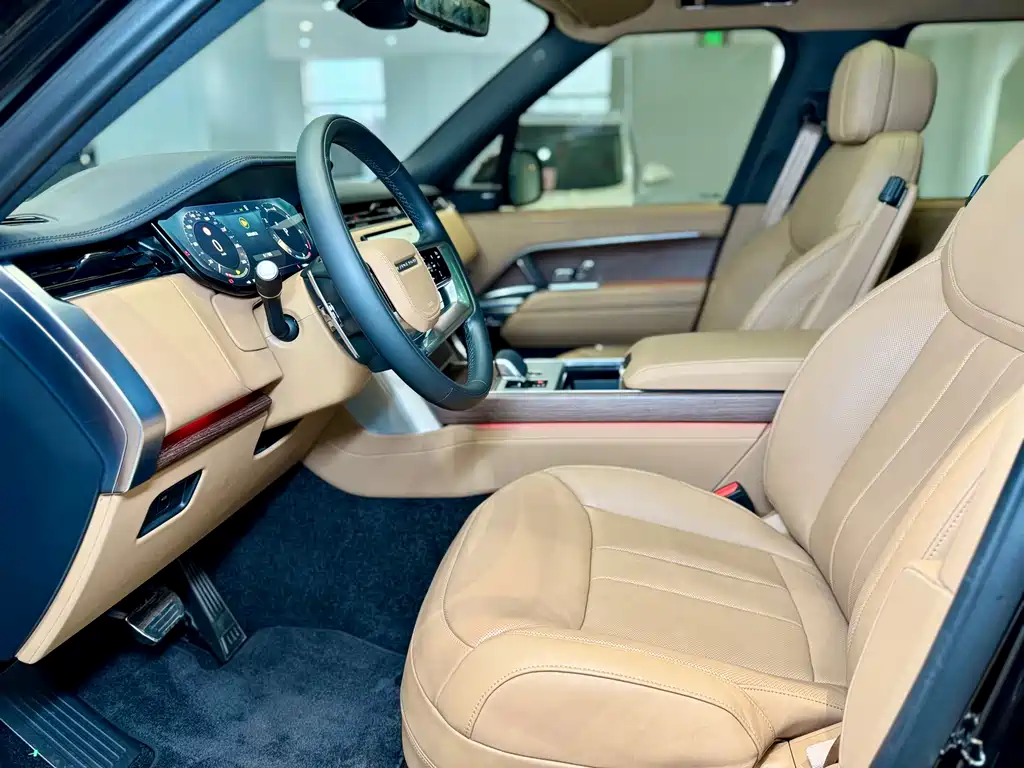 Land Rover Range Rover 2024 3.0 L6 400PS Vogue Long Wheelbase 7-seater 2024 - thumbnail 8