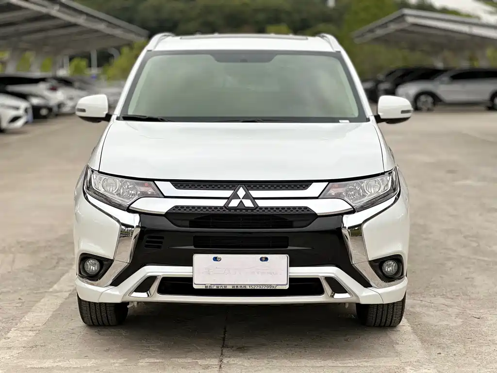 Mitsubishi Outlander 2021 2.0L 2WD Comfort Edition 5-seater 2022 - thumbnail 2