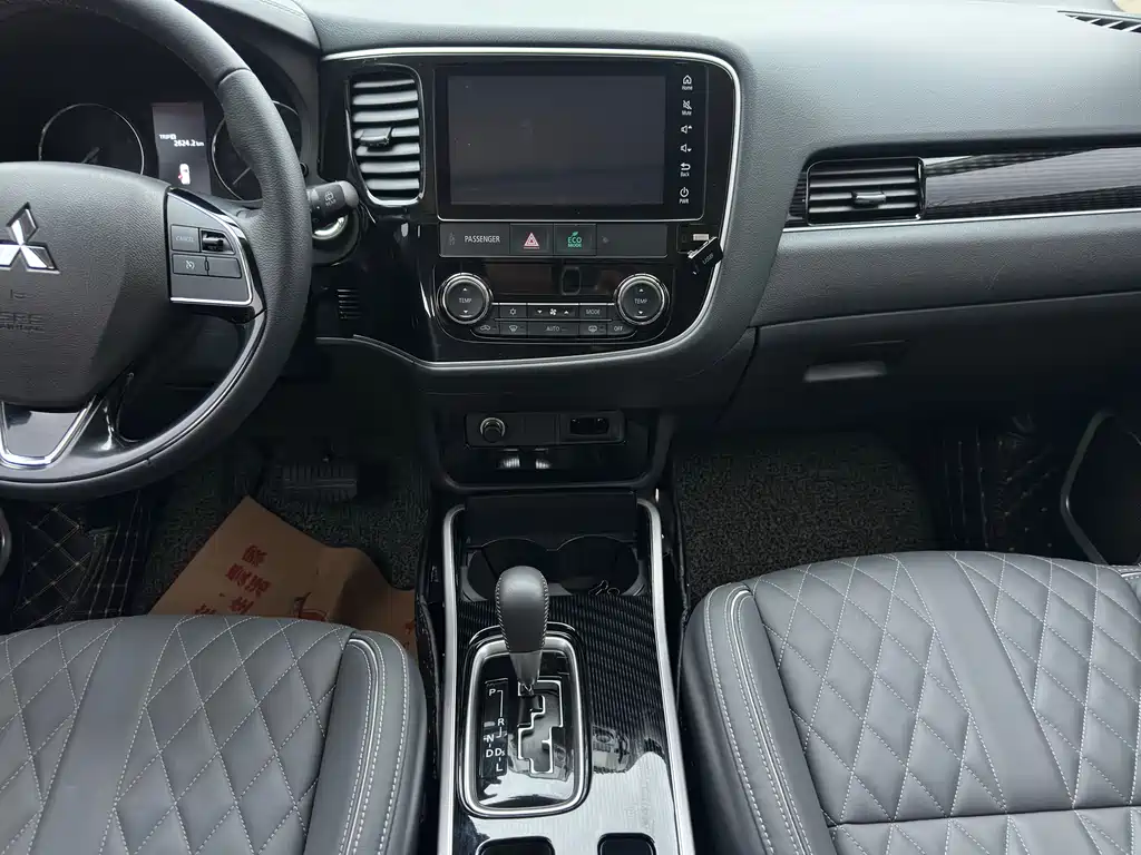 Mitsubishi Outlander 2021 2.0L 2WD Comfort Edition 5-seater 2022 - thumbnail 7