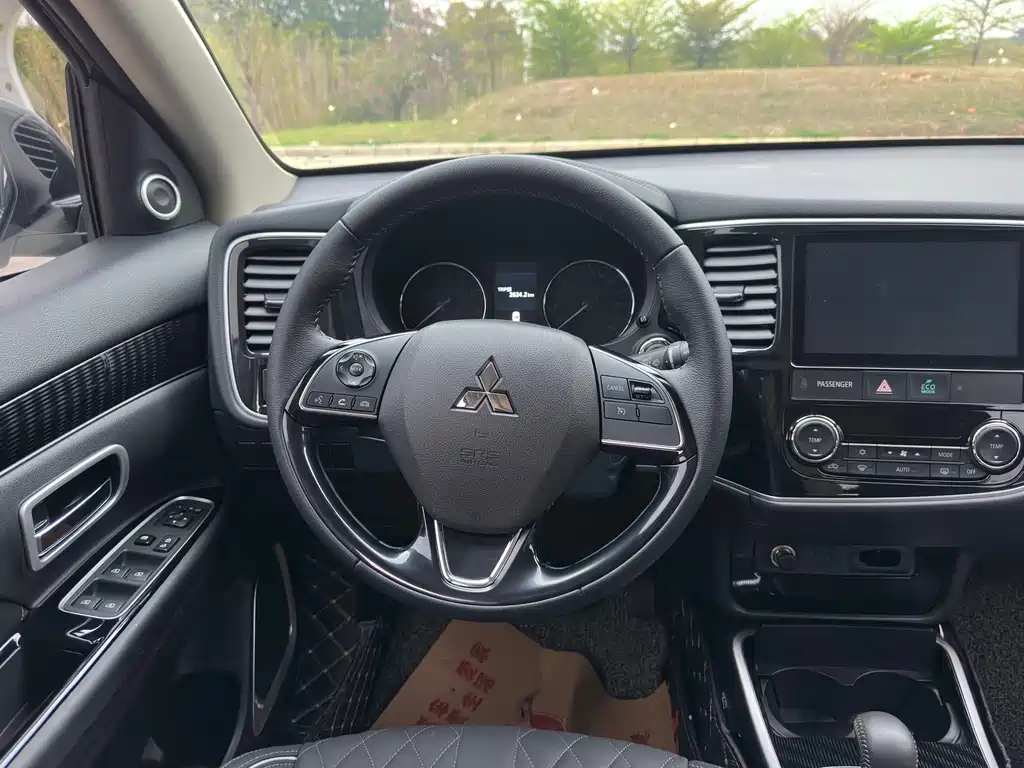 Mitsubishi Outlander 2021 2.0L 2WD Comfort Edition 5-seater 2022 - thumbnail 8