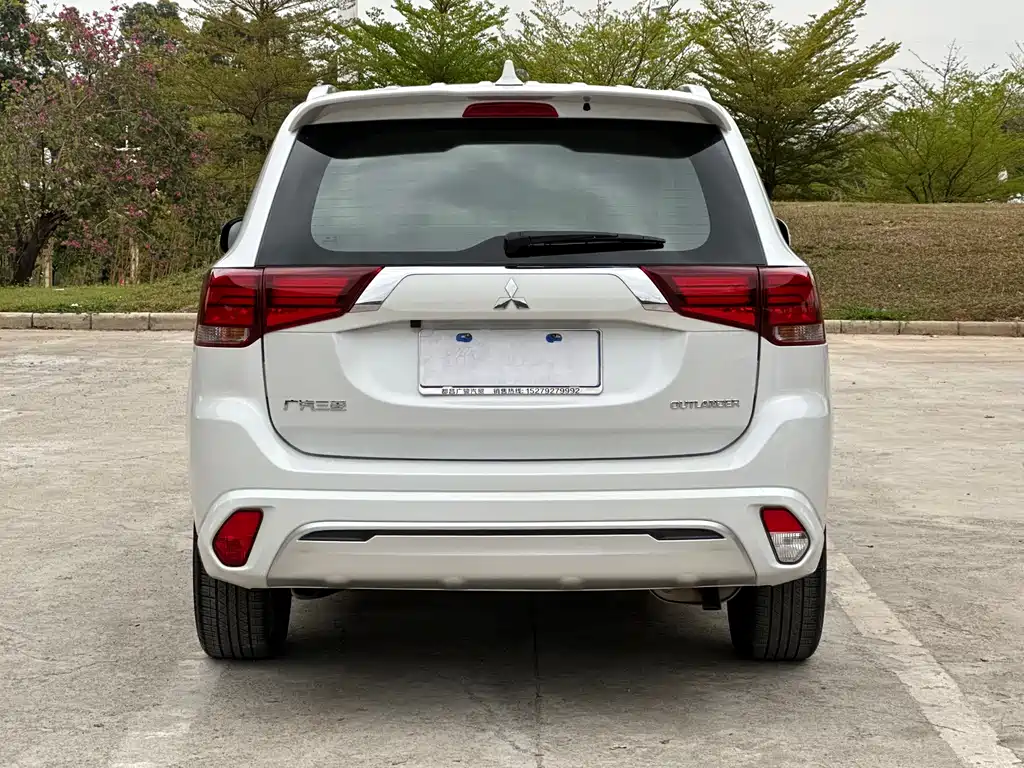 Mitsubishi Outlander 2021 2.0L 2WD Comfort Edition 5-seater 2022 - thumbnail 13