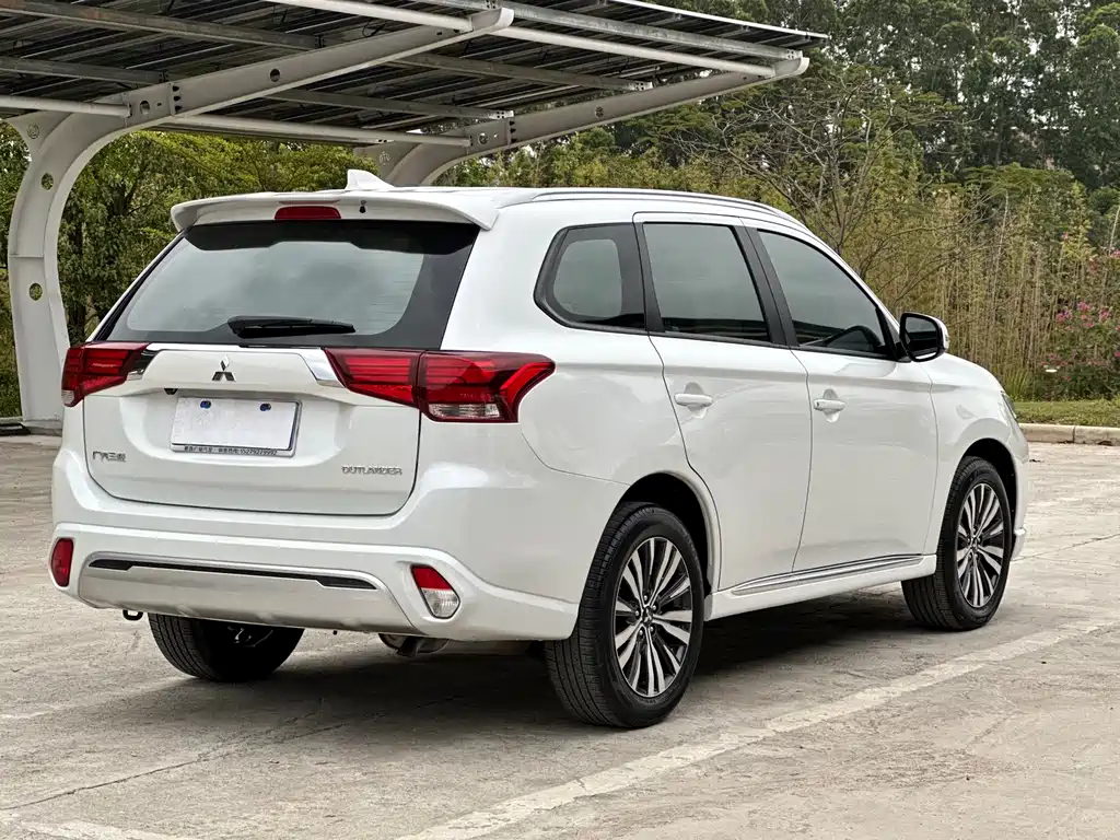 Mitsubishi Outlander 2021 2.0L 2WD Comfort Edition 5-seater 2022 - thumbnail 15