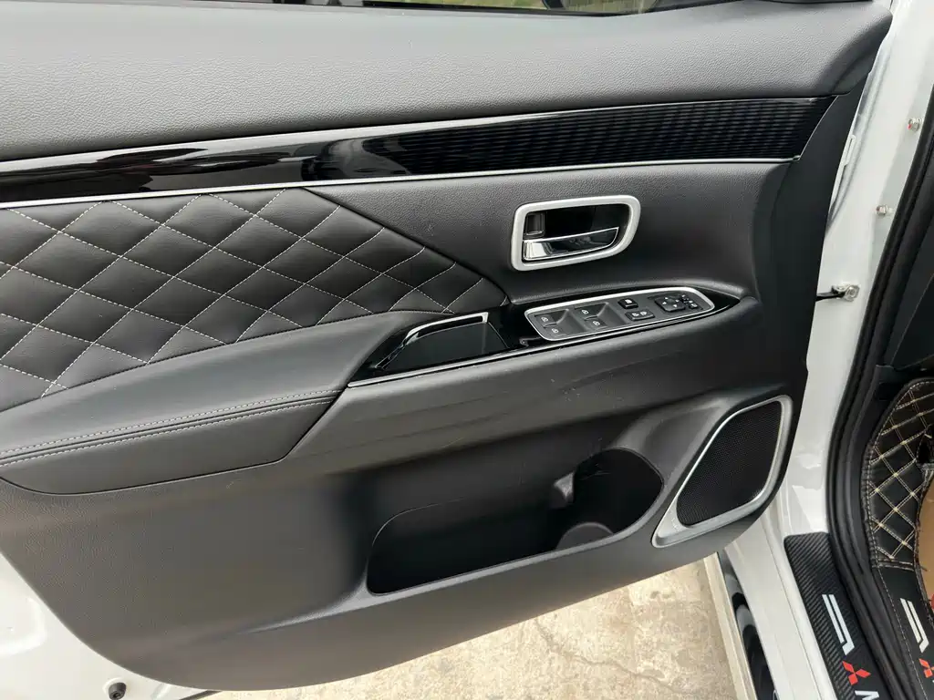 Mitsubishi Outlander 2021 2.0L 2WD Comfort Edition 5-seater 2022 - thumbnail 16