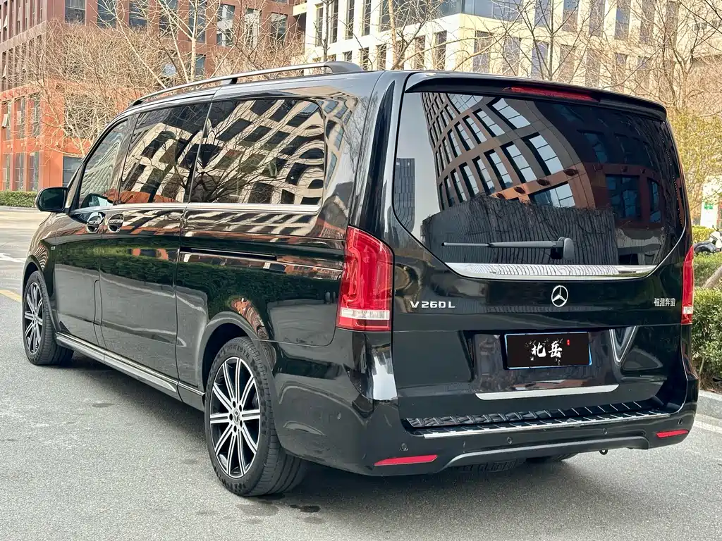 Mercedes-Benz Mercedes-Benz V-Class 2022 V 260 L Long Wheelbase Luxury Edition 2023 - thumbnail 4