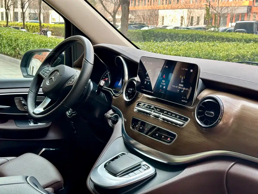 Mercedes-Benz Mercedes-Benz V-Class 2022 V 260 L Long Wheelbase Luxury Edition 2023 - thumbnail 8