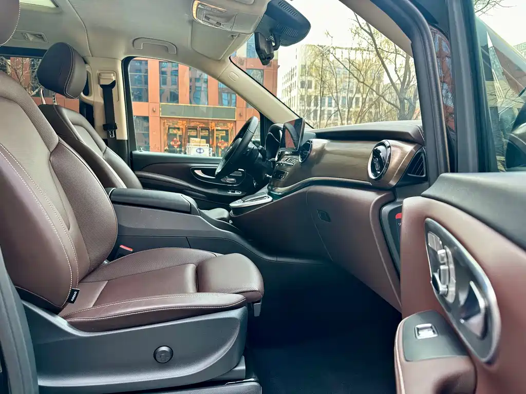 Mercedes-Benz Mercedes-Benz V-Class 2022 V 260 L Long Wheelbase Luxury Edition 2023 - thumbnail 9