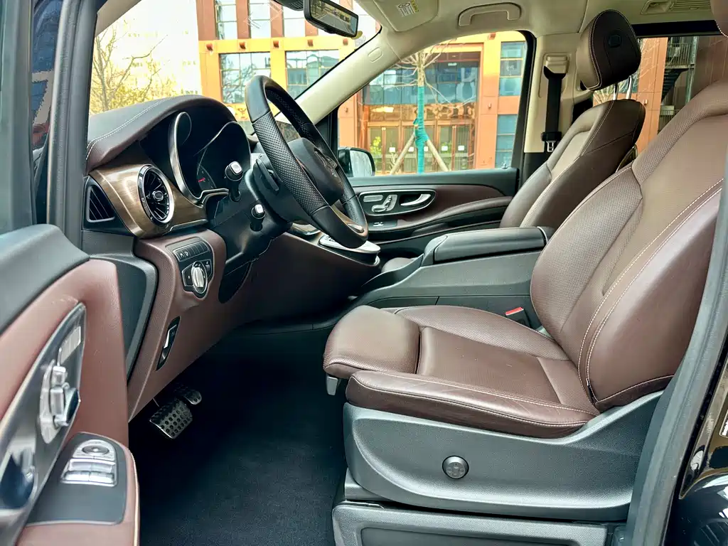 Mercedes-Benz Mercedes-Benz V-Class 2022 V 260 L Long Wheelbase Luxury Edition 2023 - thumbnail 10