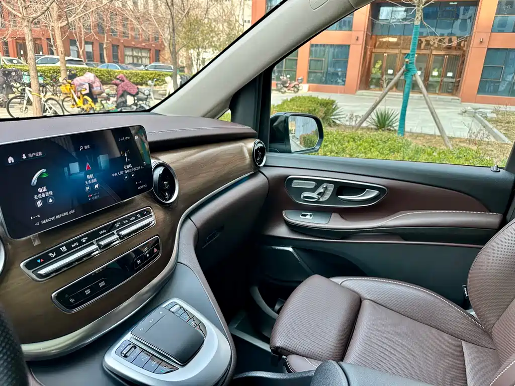 Mercedes-Benz Mercedes-Benz V-Class 2022 V 260 L Long Wheelbase Luxury Edition 2023 - thumbnail 14