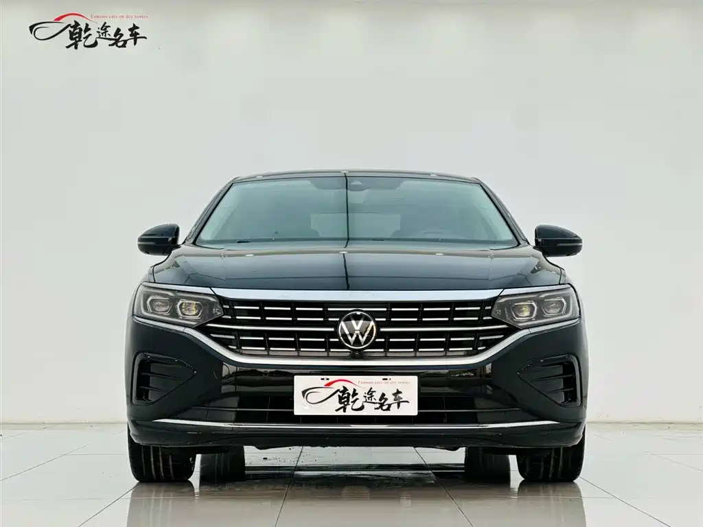 Volkswagen Volkswagen Passat 2023 330TSI Luxury Edition 2023 - thumbnail 2