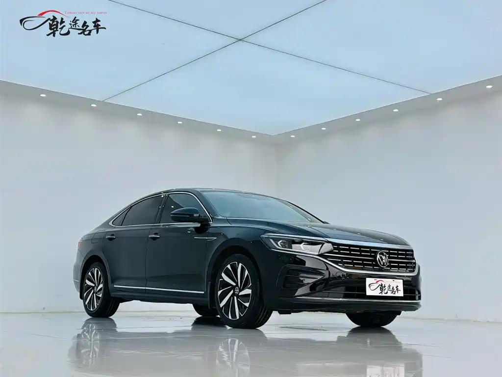 Volkswagen Volkswagen Passat 2023 330TSI Luxury Edition 2023 - thumbnail 3