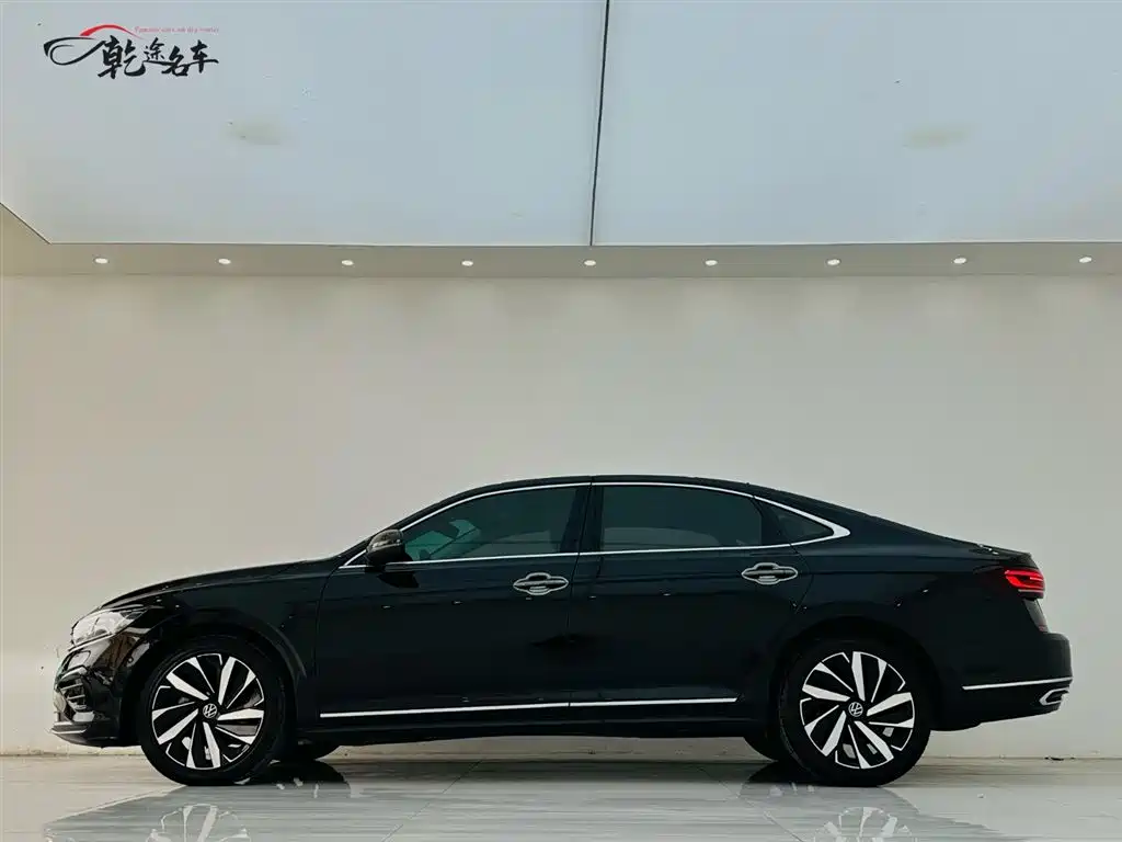 Volkswagen Volkswagen Passat 2023 330TSI Luxury Edition 2023 - thumbnail 4