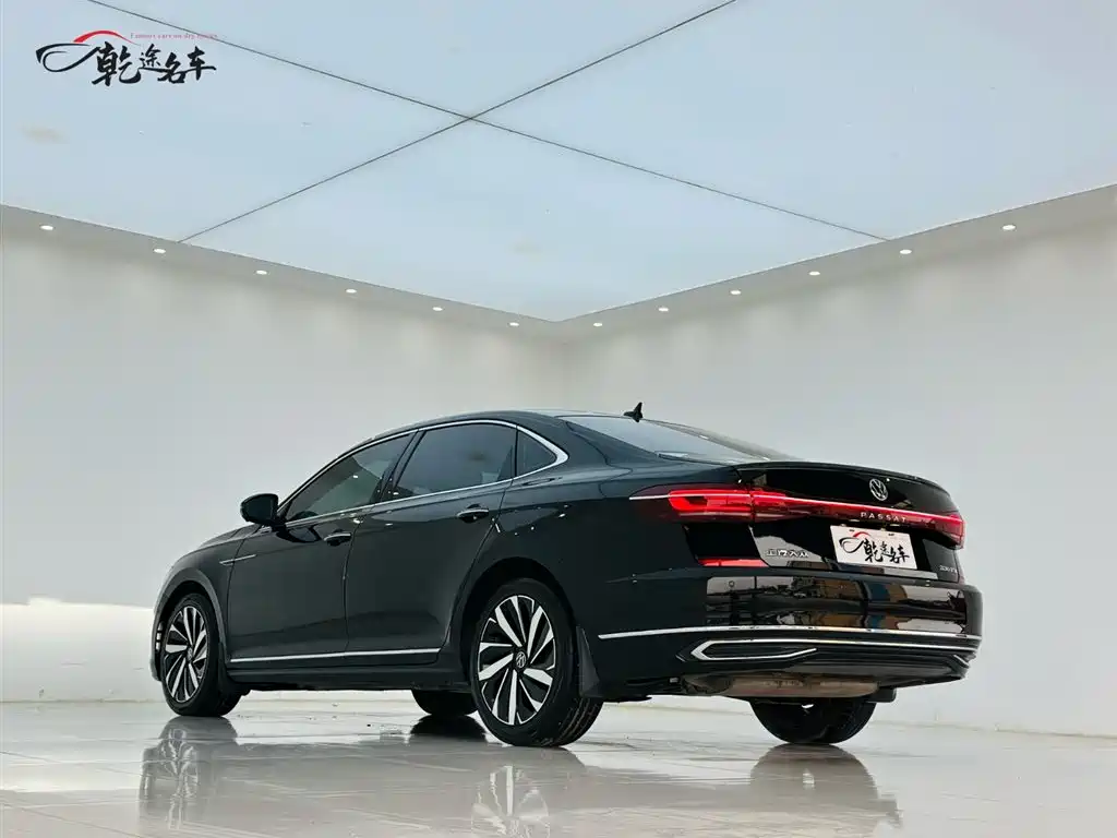 Volkswagen Volkswagen Passat 2023 330TSI Luxury Edition 2023 - thumbnail 5