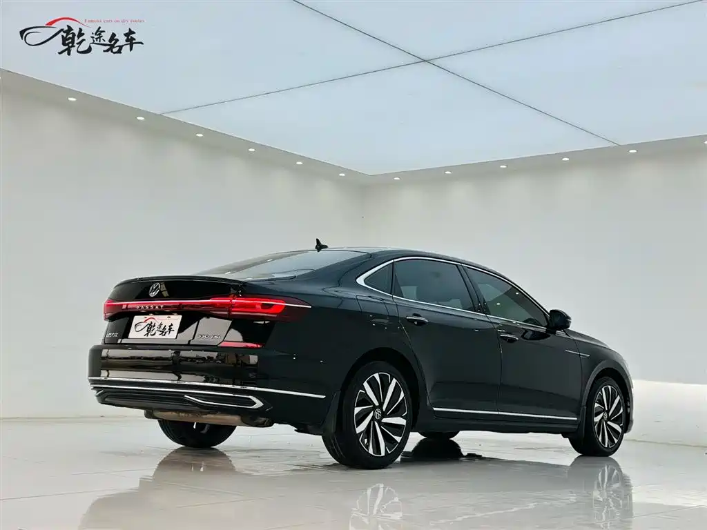 Volkswagen Volkswagen Passat 2023 330TSI Luxury Edition 2023 - thumbnail 7