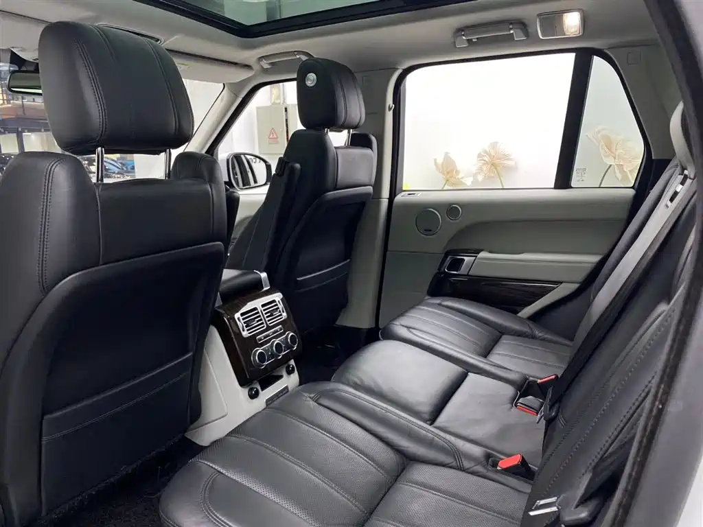 Land Rover Range Rover 2016 3.0T TDV6 Vogue SE European Specification 2017 - thumbnail 7