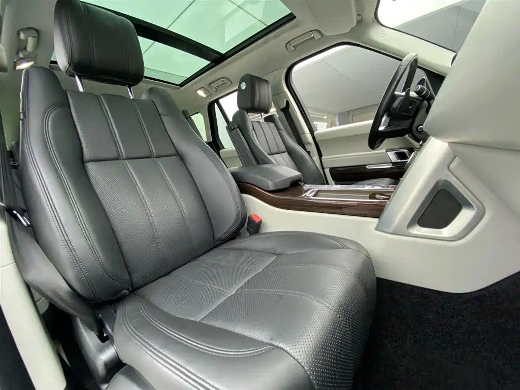 Land Rover Range Rover 2016 3.0T TDV6 Vogue SE European Specification 2017 - thumbnail 10