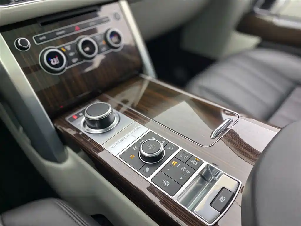 Land Rover Range Rover 2016 3.0T TDV6 Vogue SE European Specification 2017 - thumbnail 21