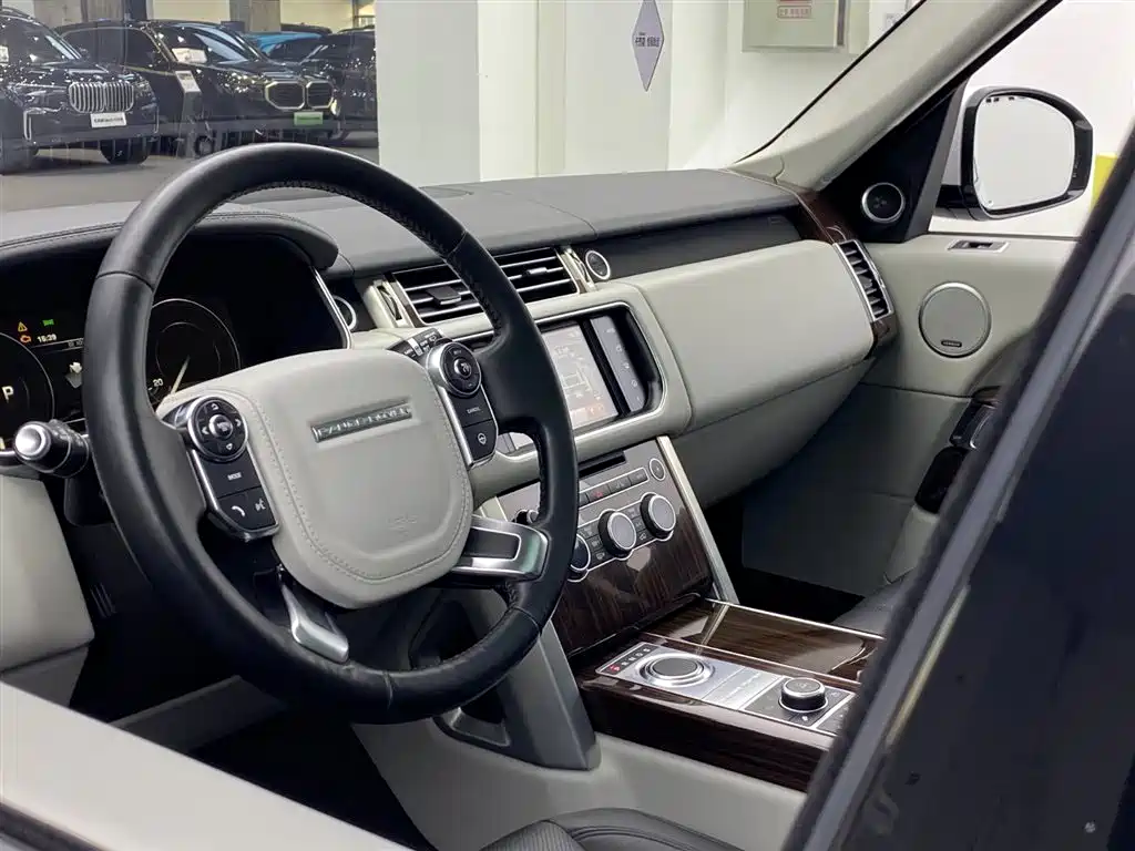 Land Rover Range Rover 2016 3.0T TDV6 Vogue SE European Specification 2017 - thumbnail 28