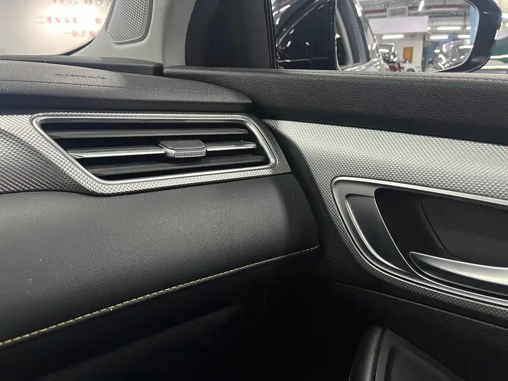 Roewe Roewe i6 MAX 2020 300TGI Automatic Cool Version 2020 - thumbnail 14