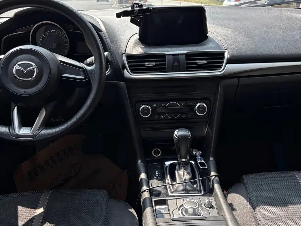 Mazda Mazda 3 Axela 2019 Cloud Control Edition Sedan 1.5L Automatic Comfort Model National VI 2020 - thumbnail 6