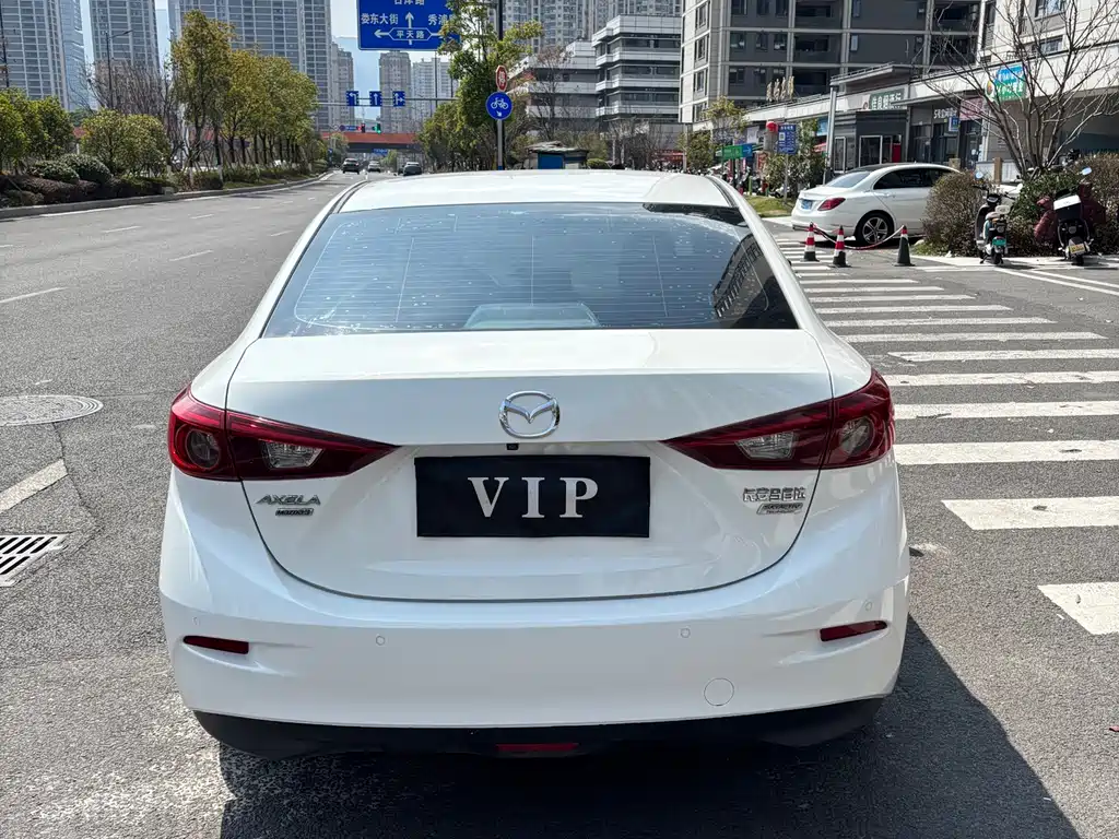 Mazda Mazda 3 Axela 2019 Cloud Control Edition Sedan 1.5L Automatic Comfort Model National VI 2020 - thumbnail 7