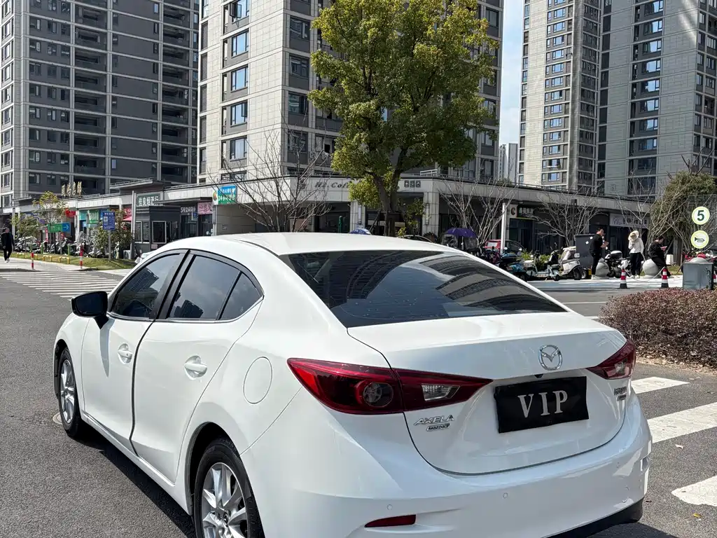 Mazda Mazda 3 Axela 2019 Cloud Control Edition Sedan 1.5L Automatic Comfort Model National VI 2020 - thumbnail 8
