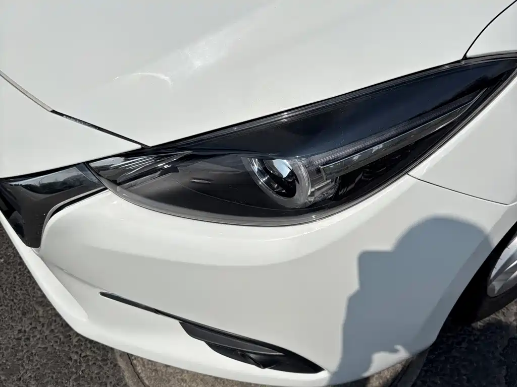 Mazda Mazda 3 Axela 2019 Cloud Control Edition Sedan 1.5L Automatic Comfort Model National VI 2020 - thumbnail 14