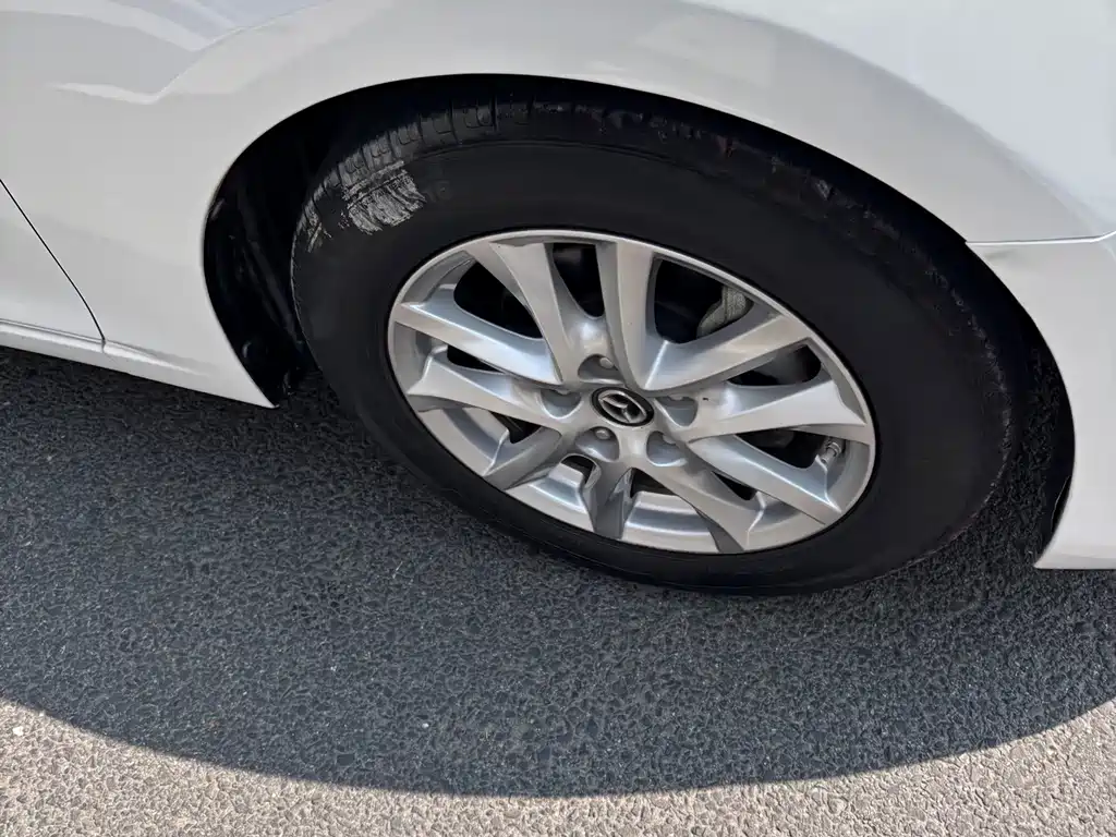 Mazda Mazda 3 Axela 2019 Cloud Control Edition Sedan 1.5L Automatic Comfort Model National VI 2020 - thumbnail 16