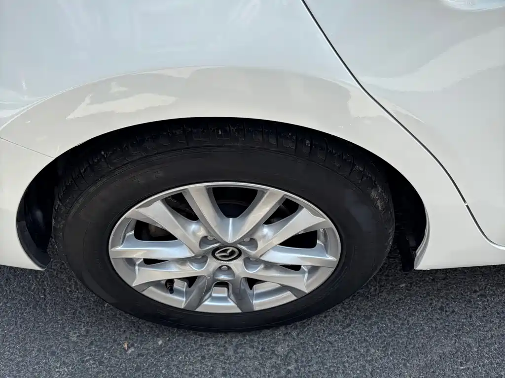 Mazda Mazda 3 Axela 2019 Cloud Control Edition Sedan 1.5L Automatic Comfort Model National VI 2020 - thumbnail 17
