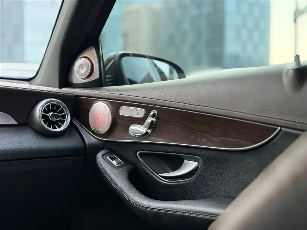 Mercedes-Benz Mercedes-Benz GLC 2020 GLC 260 L 4MATIC Luxury 2021 - thumbnail 7