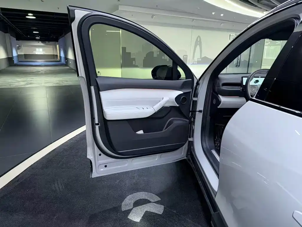 NIO NIO ES6 2024 75kWh 2024 - thumbnail 13