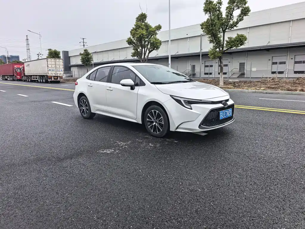 Toyota Toyota Corolla 2023 185T CVT Luxury Edition 2024 - thumbnail 3