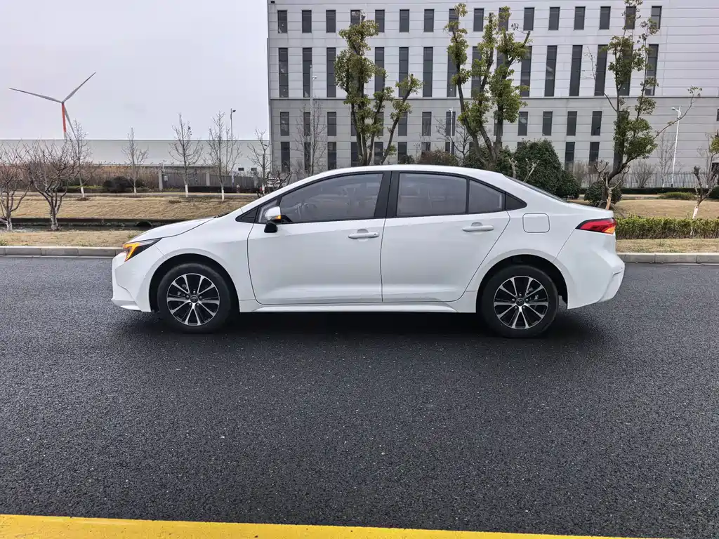 Toyota Toyota Corolla 2023 185T CVT Luxury Edition 2024 - thumbnail 11