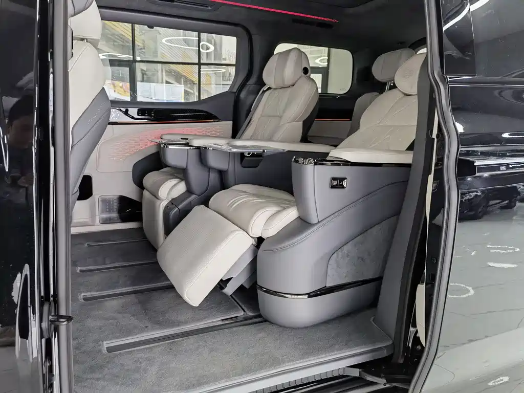 Zeekr Zeekr 009 2024 Six-Seat Executive Edition AWD 108kWh 2026 - thumbnail 9