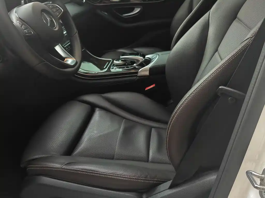 Mercedes-Benz Mercedes-Benz GLC 2019 GLC 260 4MATIC Sport Edition 2019 - thumbnail 4