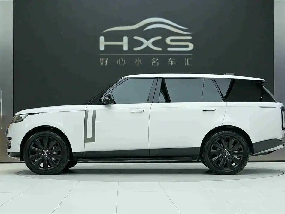 Land Rover Range Rover 2023 3.0 L6 400PS Vogue SE 7-Seat Long Wheelbase 2023 - thumbnail 3