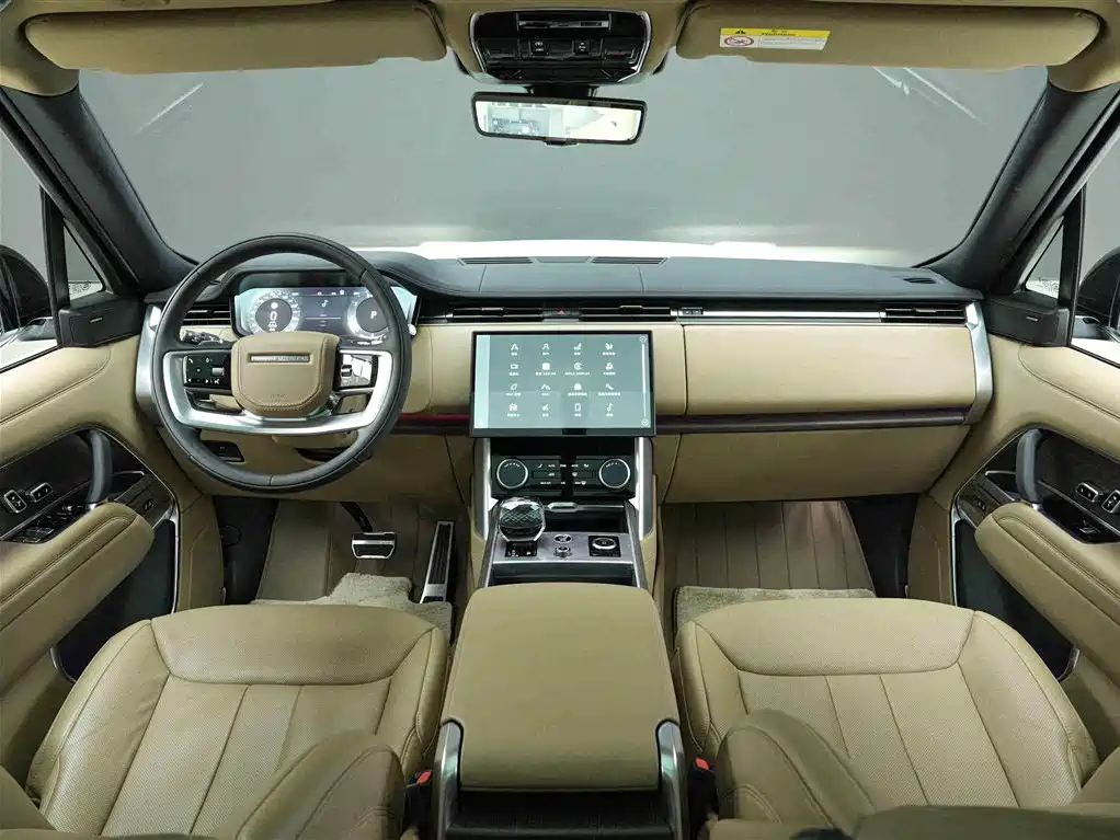 Land Rover Range Rover 2023 3.0 L6 400PS Vogue SE 7-Seat Long Wheelbase 2023 - thumbnail 6