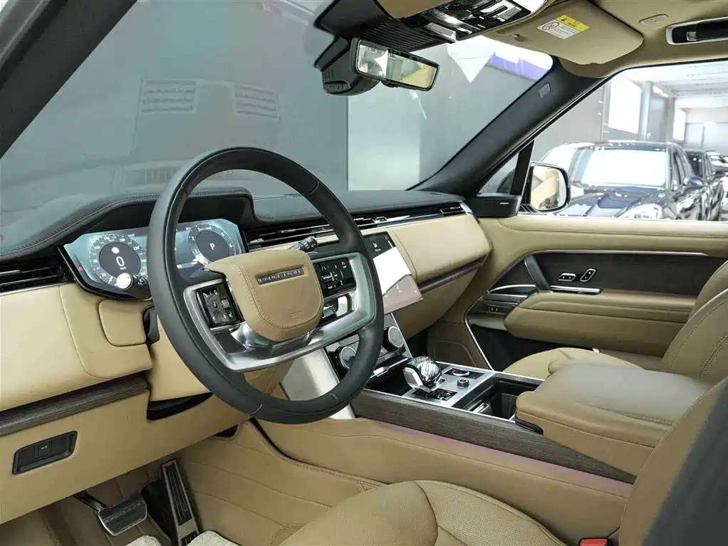 Land Rover Range Rover 2023 3.0 L6 400PS Vogue SE 7-Seat Long Wheelbase 2023 - thumbnail 7