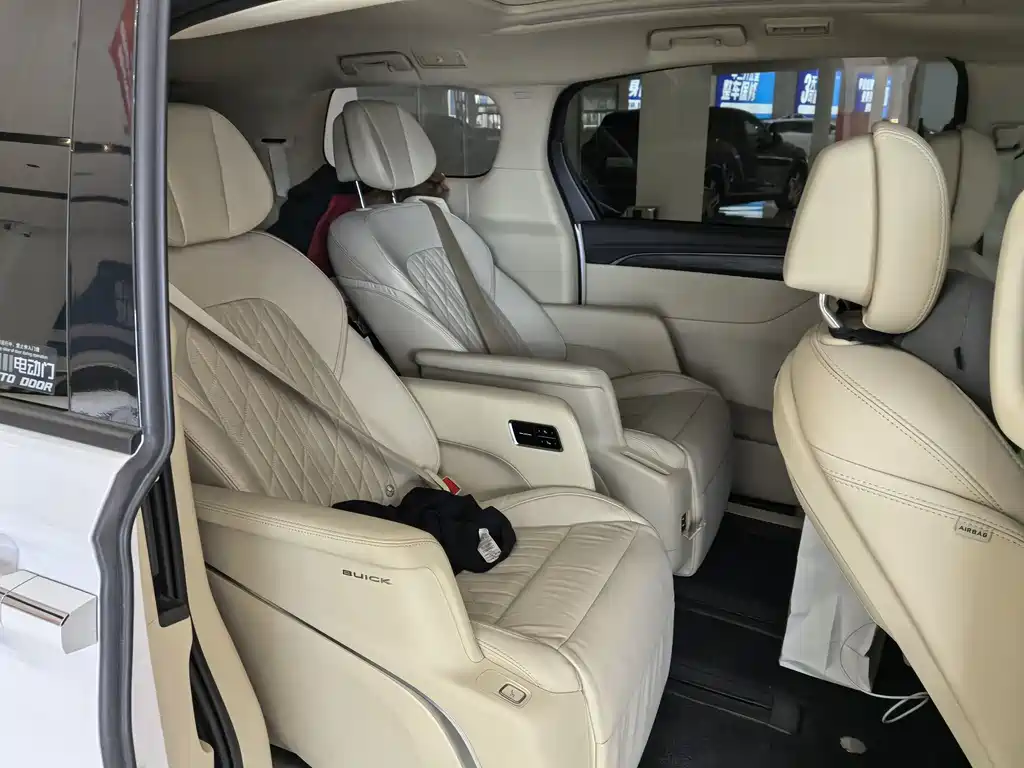 Buick Buick GL8 2023 ES Landmark Luxury 2024 - thumbnail 3
