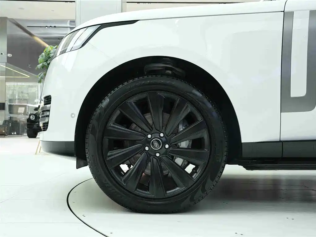Land Rover Range Rover 2023 3.0 L6 400PS Vogue SE 7-Seat Long Wheelbase 2023 - thumbnail 26