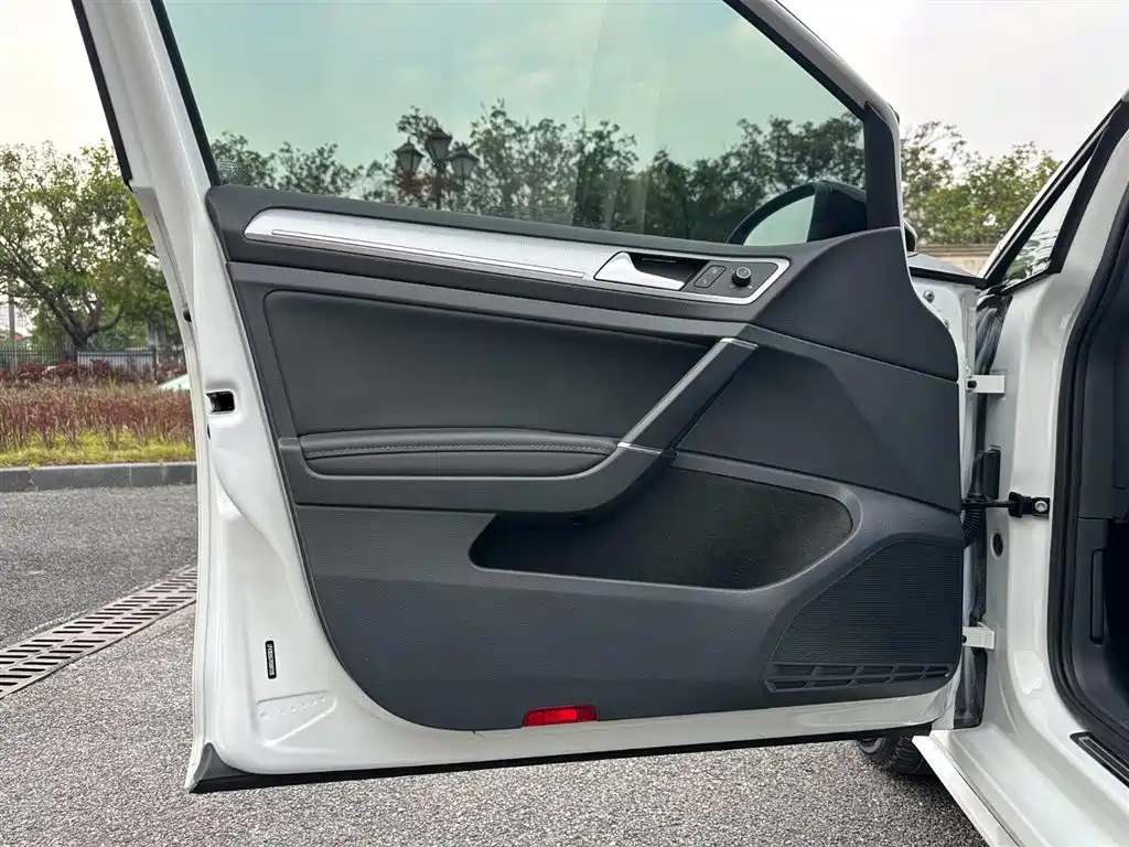 Volkswagen Volkswagen Golf 2019 280TSI DSG Comfort Line China V 2019 - thumbnail 4