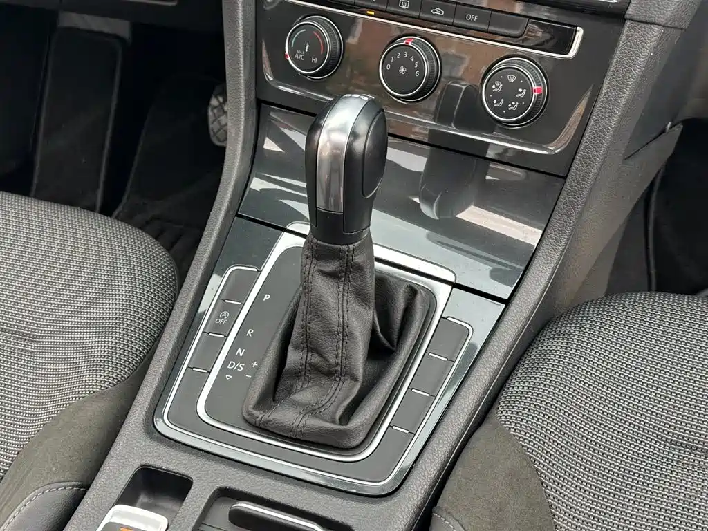 Volkswagen Volkswagen Golf 2019 280TSI DSG Comfort Line China V 2019 - thumbnail 10