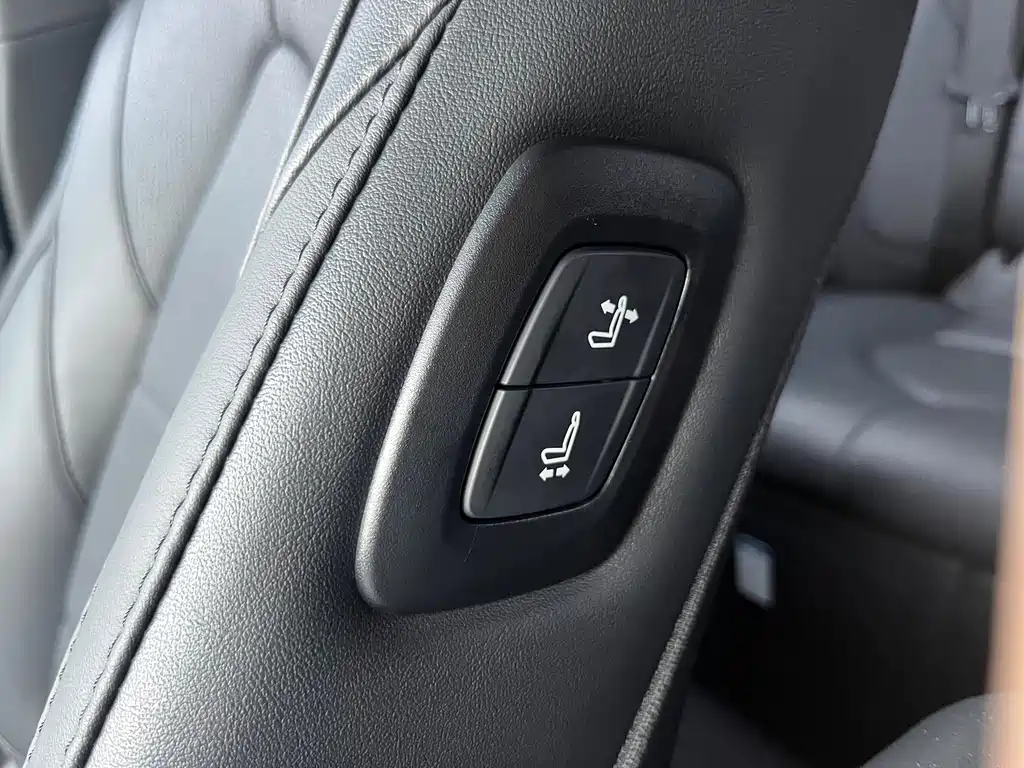 Toyota Toyota Avalon 2023 Hybrid 2.5L Luxury Edition 2024 - thumbnail 25
