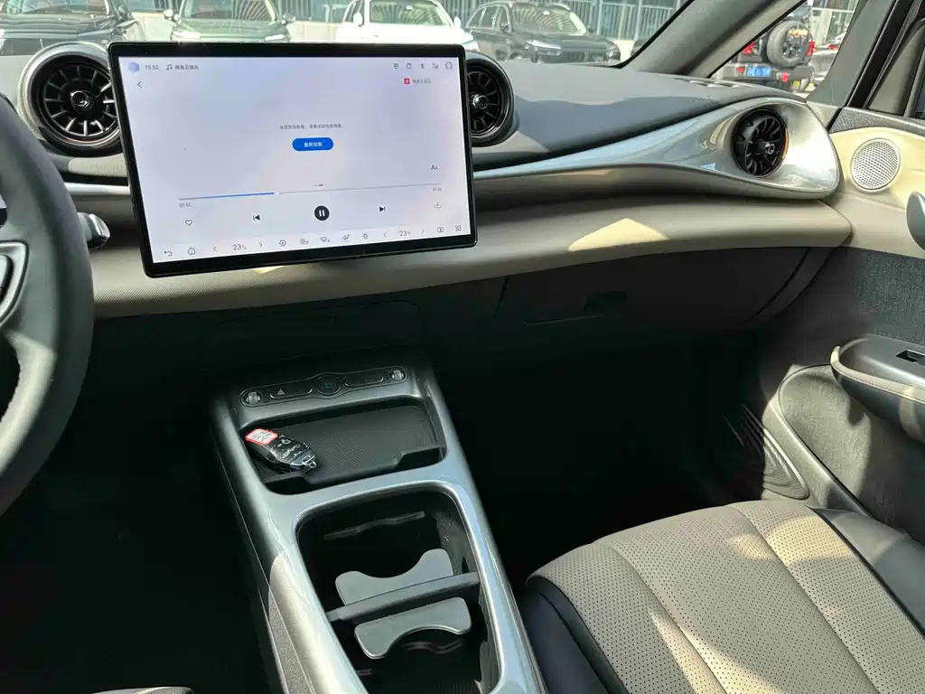 BYD Dolphin 2025 Intelligent Driving Edition 420km Freedom Edition 2025 - thumbnail 12
