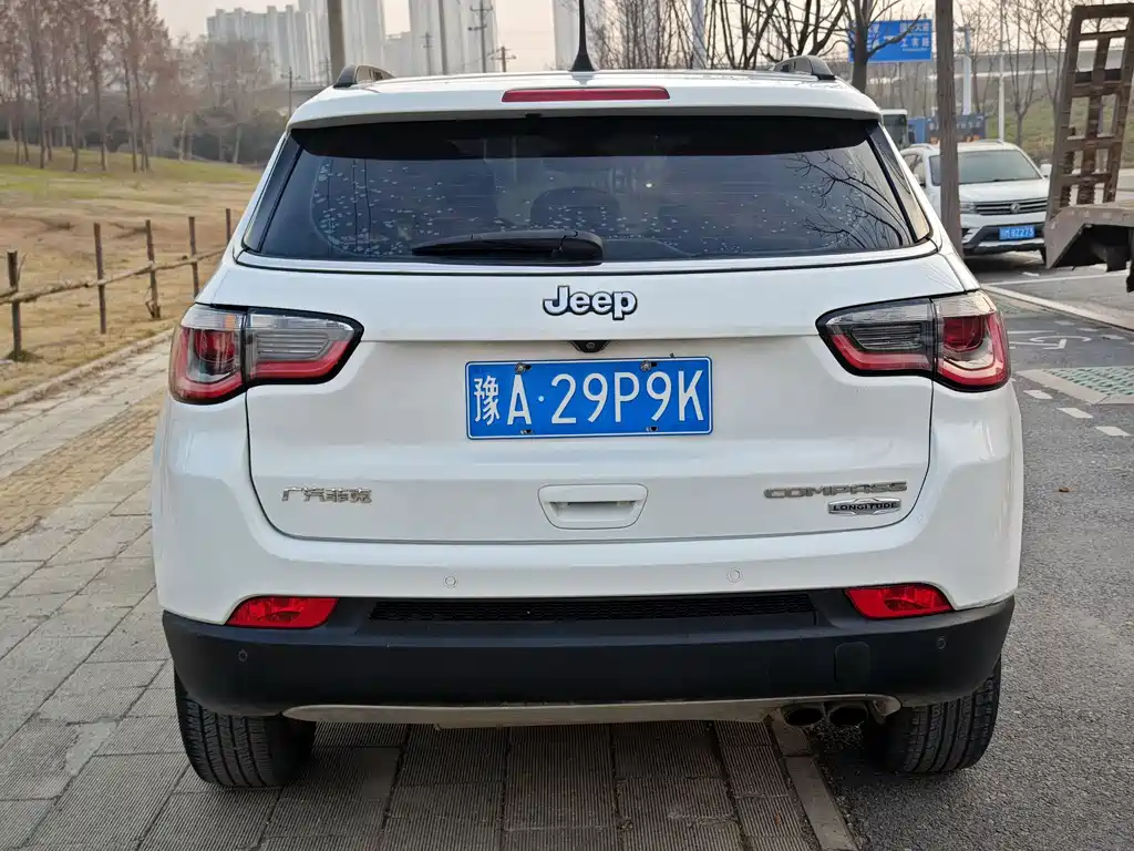 Jeep Jeep Cherokee 2017 200T Automatic Family Enjoyment Edition 2018 - thumbnail 15