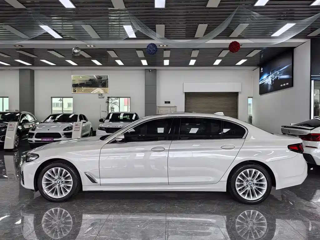 BMW BMW 5 Series 2022 Model Update 2 525Li Luxury Package 2023 - thumbnail 3
