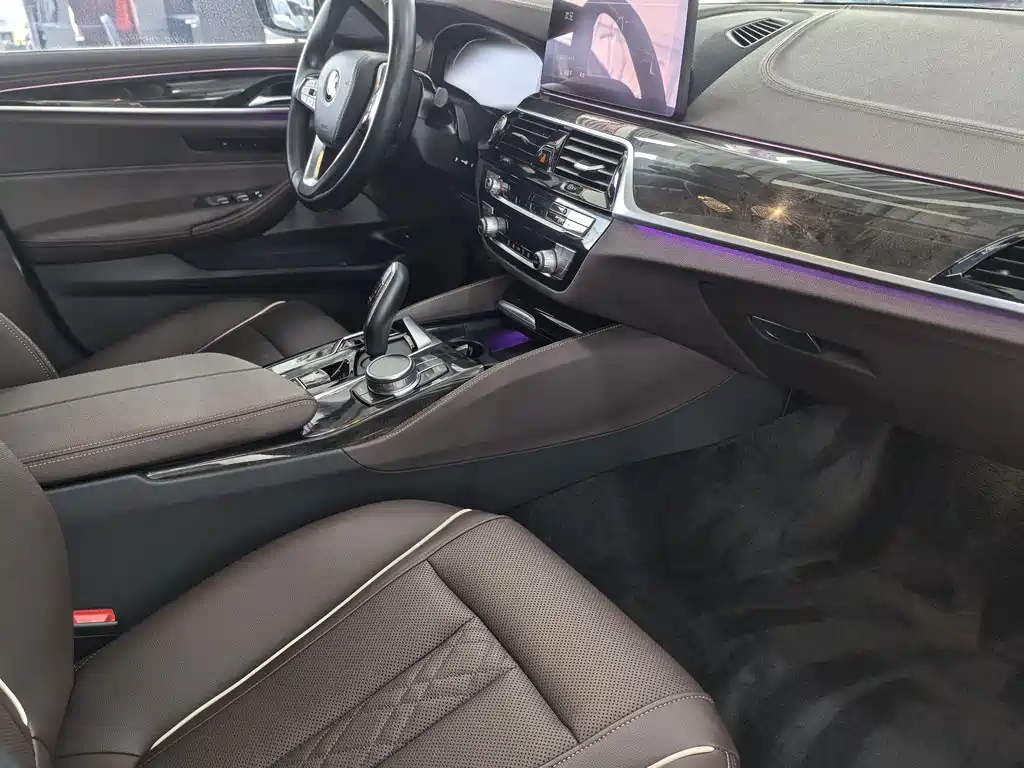 BMW BMW 5 Series 2022 Model Update 2 525Li Luxury Package 2023 - thumbnail 10